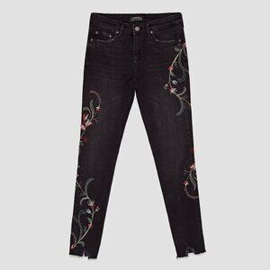 Zara THE SKINNY JEANS WITH FLORAL EMBROIDERY size US 12